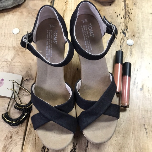 Toms Shoes - Tom’s Strappy Black Canvas Wedge
